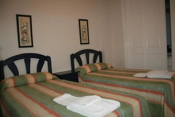 Room 3 of 13