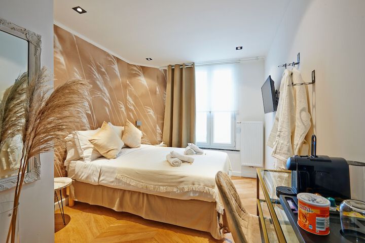 Room 48 of 71
