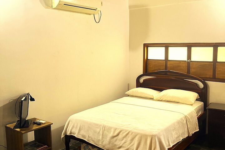 Room 33 of 75