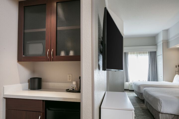 Room 5 of 32