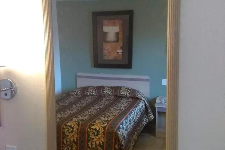 2 Double Beds (1 of 5)