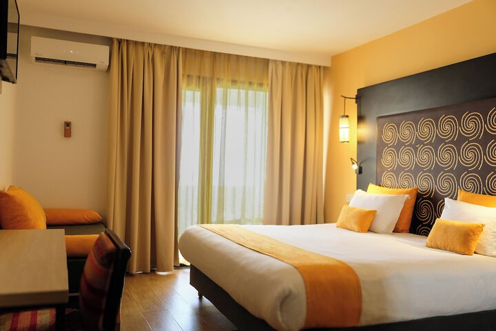 Room 10 of 70