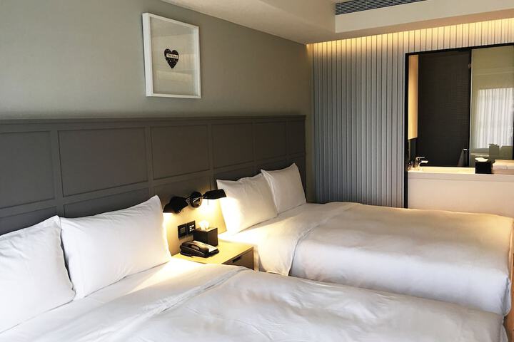 Room 50 of 83
