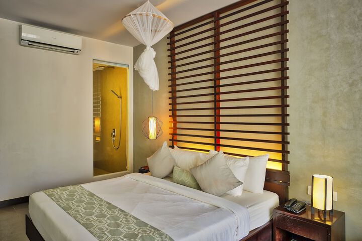 Room 16 of 104