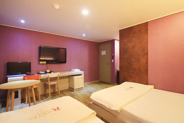 Room 26 of 59