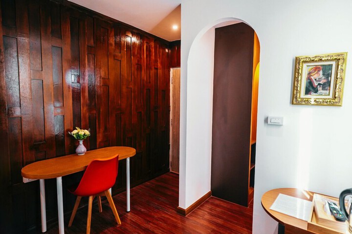 Room 10 of 132