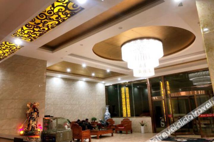 Hotel Interior 4 of 10