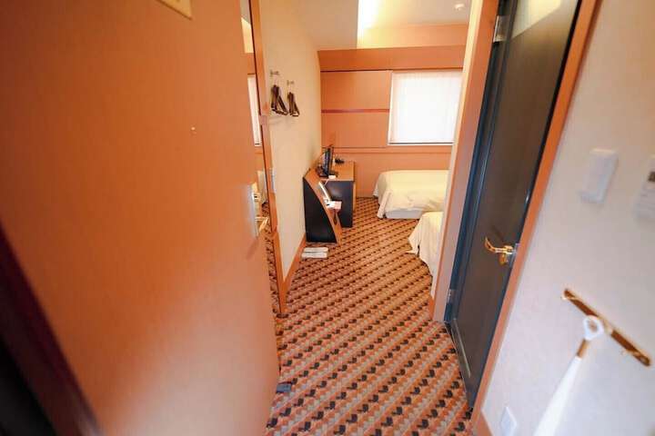 Room 13 of 60