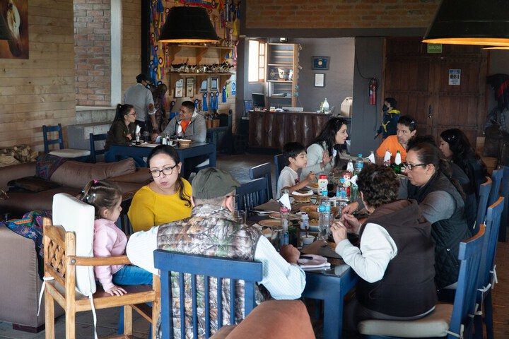 Dining 27 of 34
