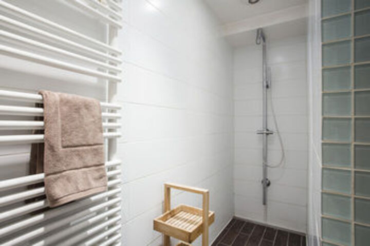 Room 25 of 168