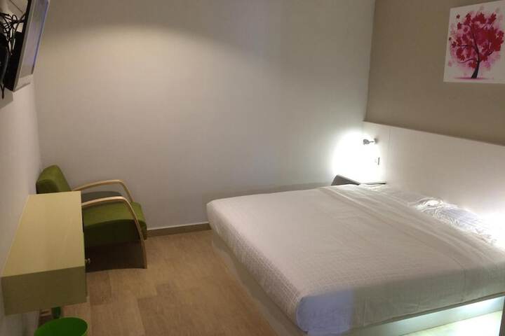 Room 11 of 43