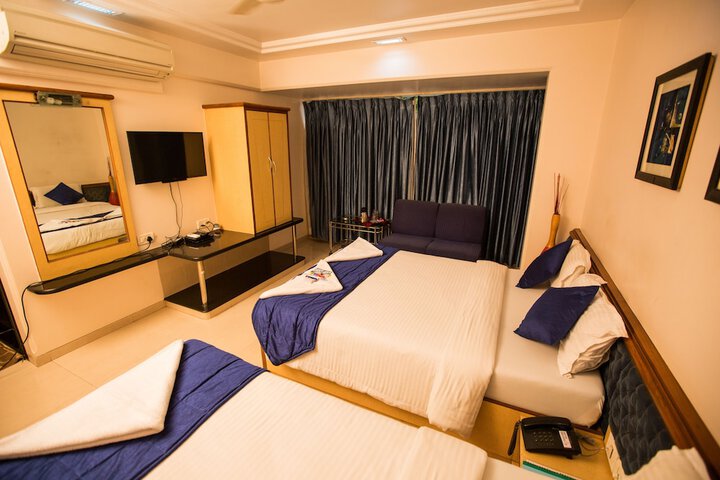 Room 14 of 36