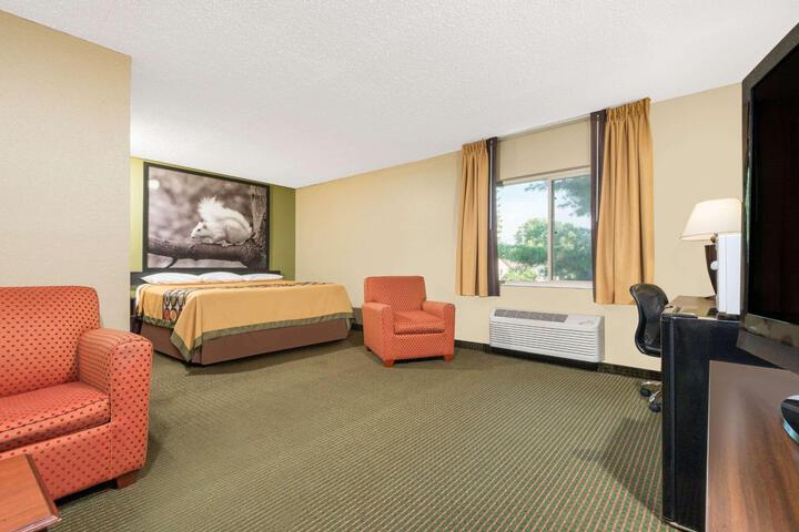 1 King Bed (1 of 17)