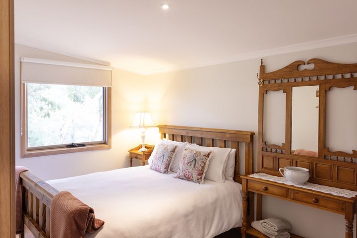 Room 2 of 17