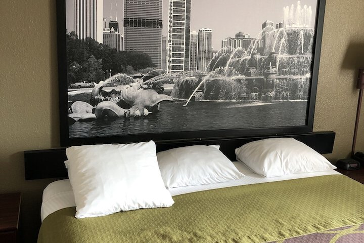1 King Bed (8 of 24)