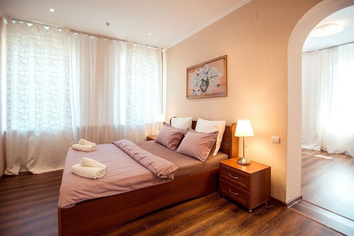 Room 6 of 8