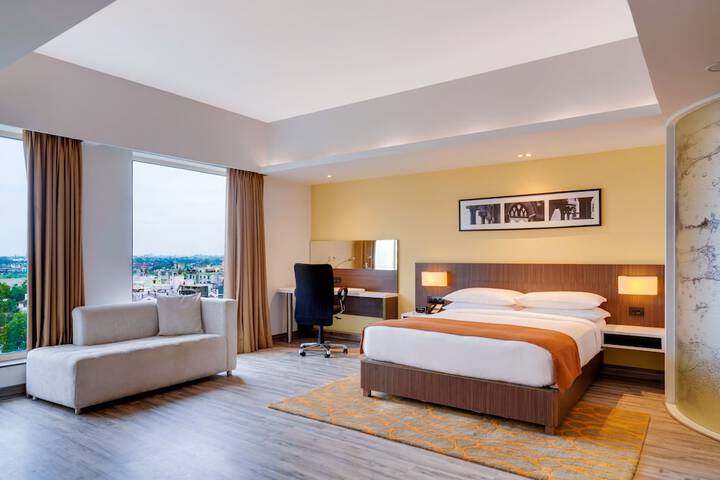 Room 17 of 37