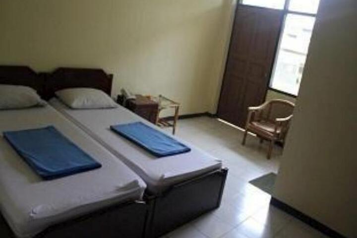 Room 6 of 6