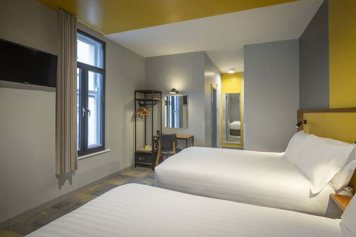 Room 8 of 15