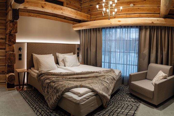 Room 14 of 37