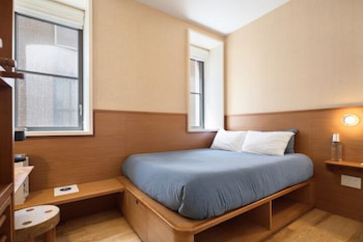 Room 82 of 171