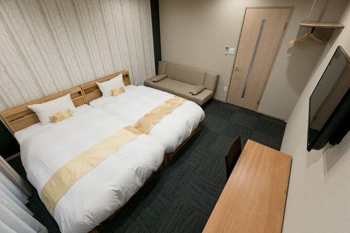 Room 11 of 51