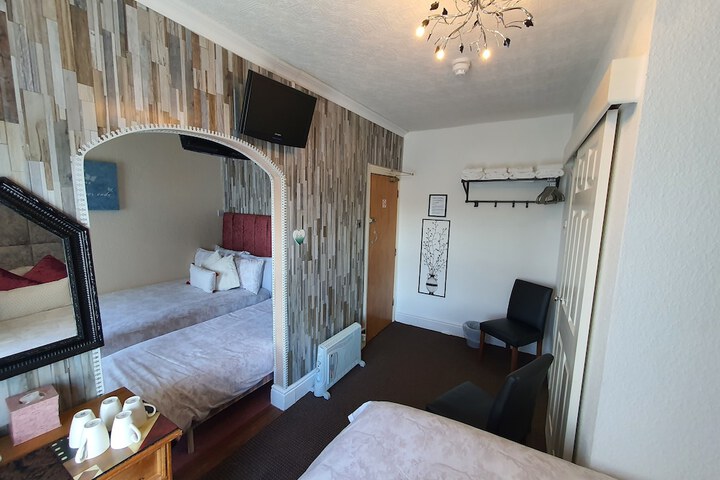 Room 43 of 97