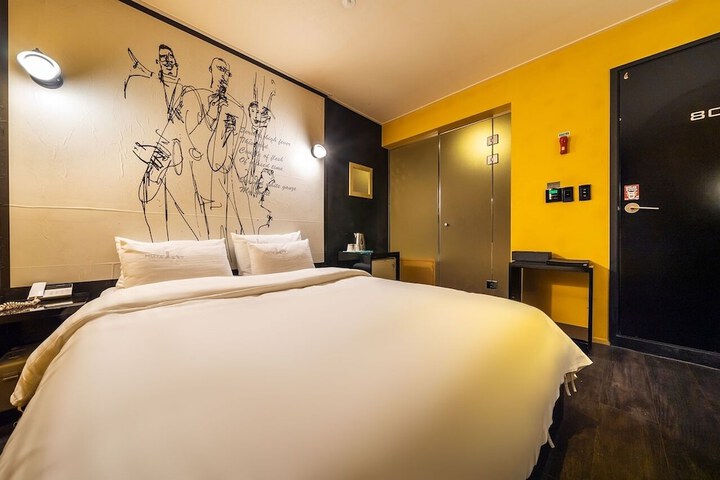 Room 21 of 30