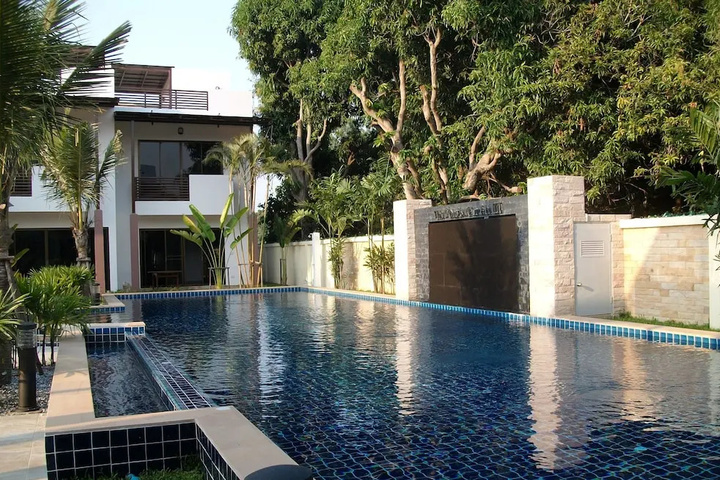 Pool 4 of 27