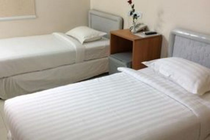 Room 13 of 23