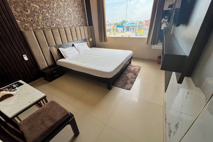 Room 7 of 54