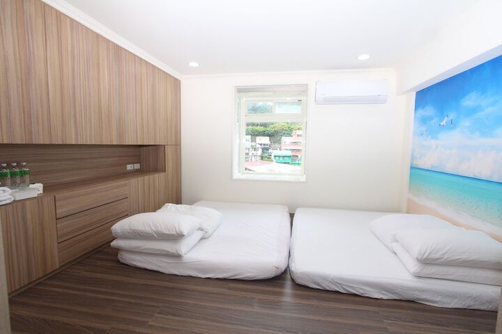 Room 164 of 246