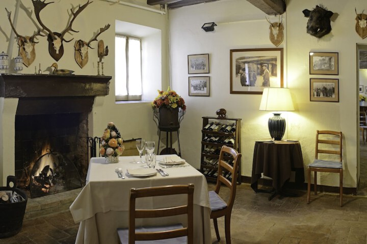 Dining 24 of 65