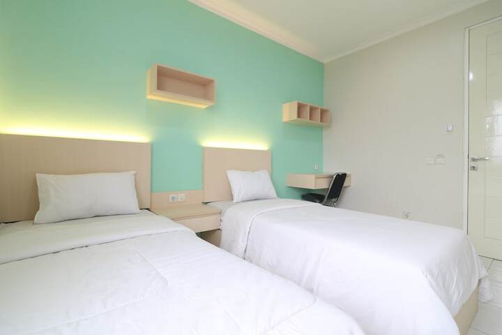 Room 13 of 27