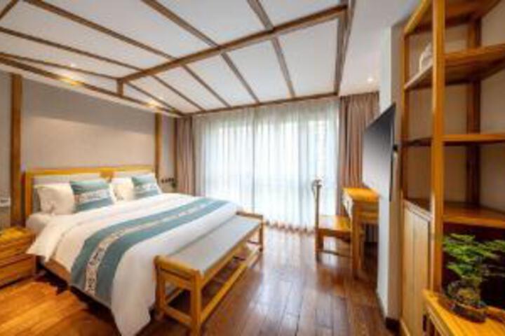Room 12 of 13