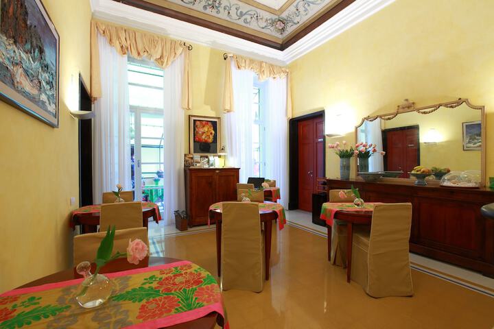 Entrance & Lobby