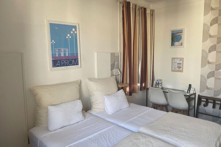 Room 14 of 76