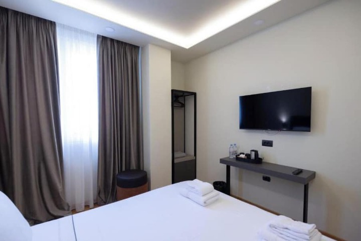 Room 3 of 17