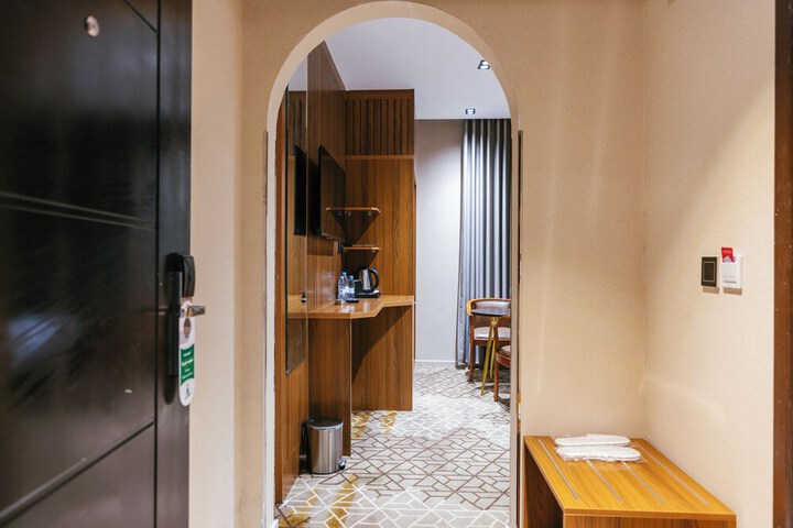Room 17 of 20