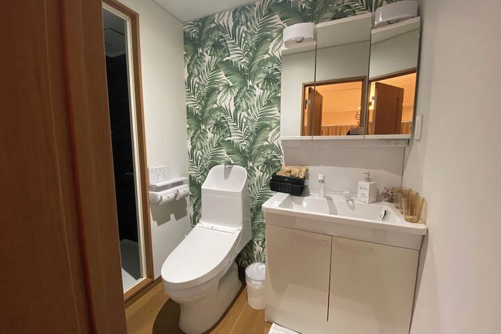 Room 102 of 149