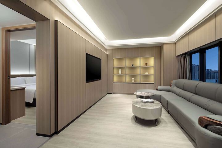 Room 7 of 17