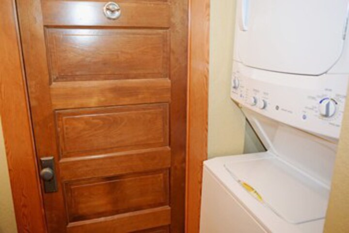 Laundry 7 of 28