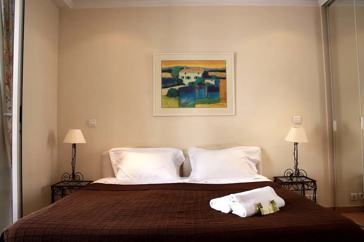 Room 2 of 13