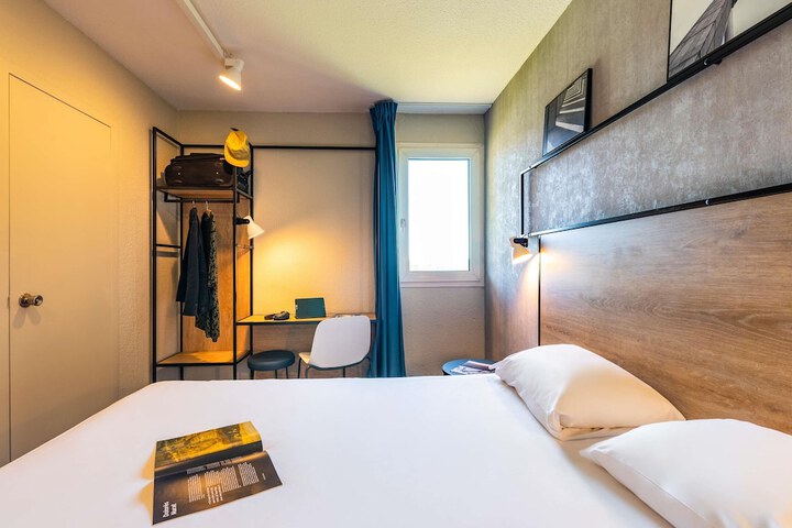 Room 7 of 22