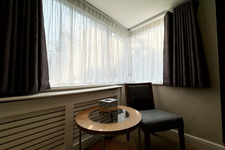 Room 8 of 33