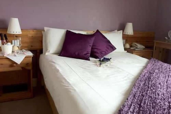 Room 2 of 5