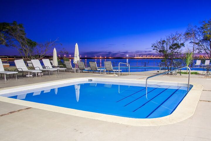 Pool 60 of 176