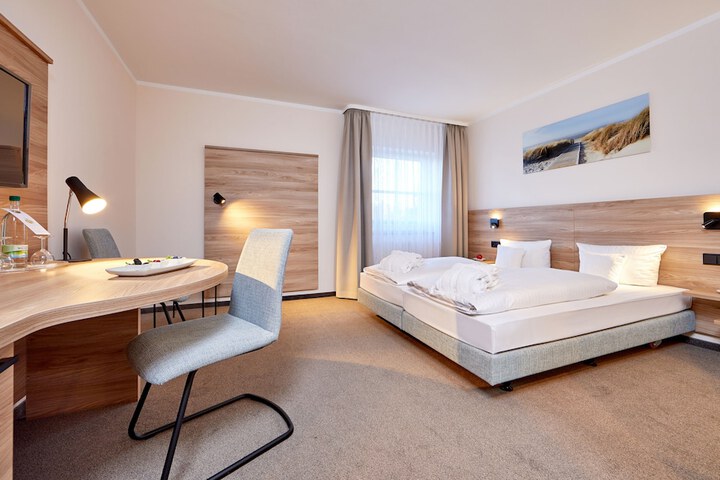 Room 3 of 55
