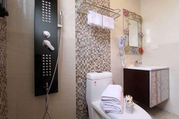 Room 28 of 28