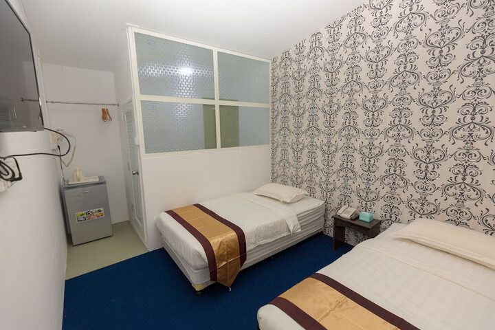 Room 32 of 78